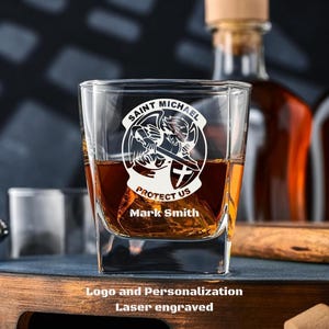 Op maat gegraveerd whiskyglas – Gepersonaliseerd 11oz St. Michael Protect Us politiecadeau
