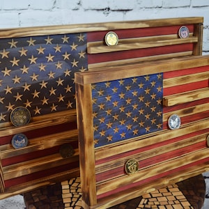 Challenge Münzständer - Rustikale amerikanische Flagge - Militärmünzenständer
