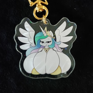 Celestia cleavage keychain