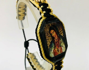 Virgen de Guadalupe brazalete hecho a mano con oro laminado doble tejido en color negro y dorado