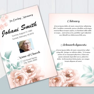 Pode incluir: Um modelo de programa de funeral de duas páginas com um design floral com rosas cor-de-rosa e folhas verdes. O programa inclui o nome Johani Smith, as datas de nascimento e morte, e o nome de uma igreja. O texto "In Loving Memory" está no topo da página. O programa também inclui seções para um obituário e agradecimentos.