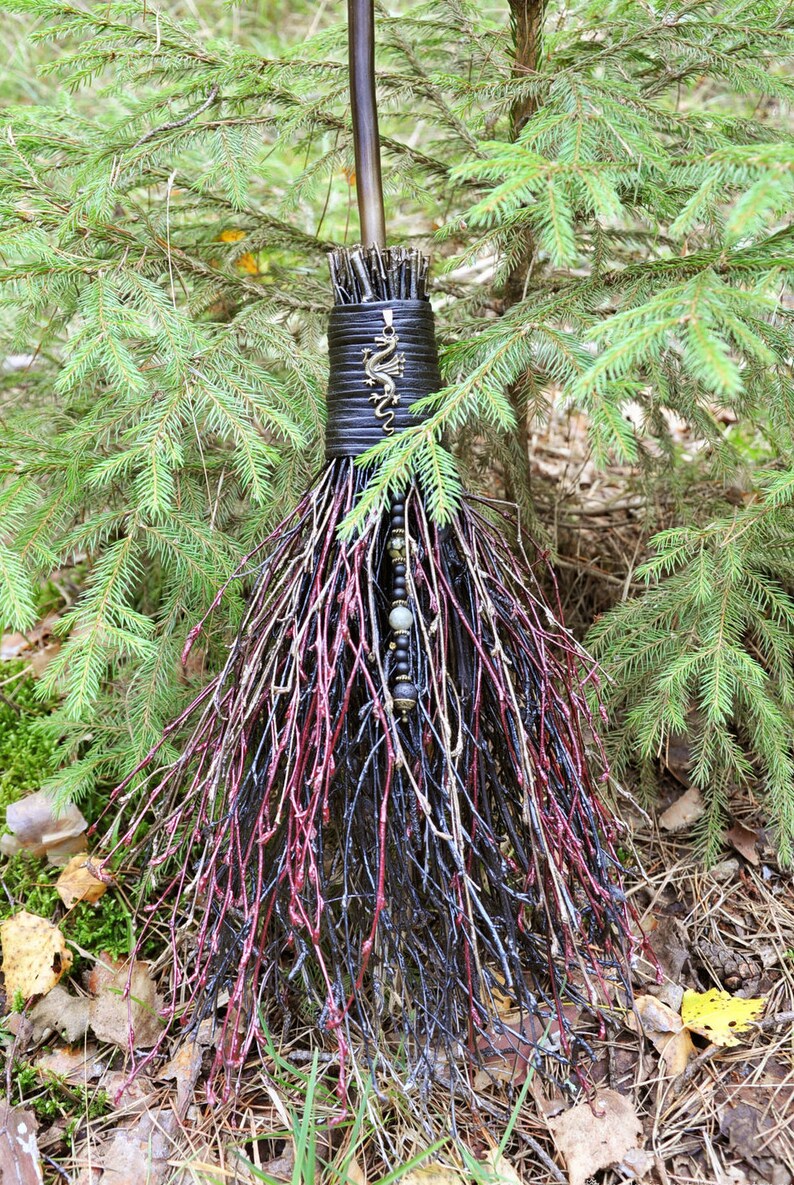 Escoba de bruja Dragón. Herramientas de ceremonia | Etsy
