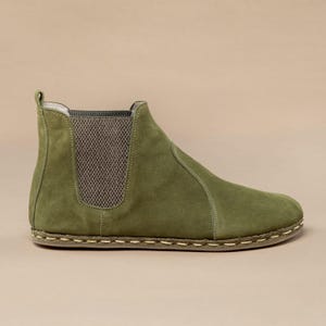 Women&#39;s Olive Green Chelsea Barefoot Boots, Wide Toe Box Boots, Handmade Winter Boots, All Natural Zero Drop Boots, Ankle Barefoot Boots