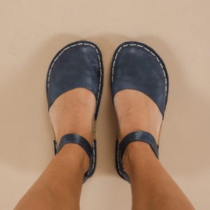Sandalias minimalistas sostenibles, zapatos minimalistas, sandalias de cuero azul marino, sandalias descalzas para mujer, sandalias anchas, bailarinas descalzas