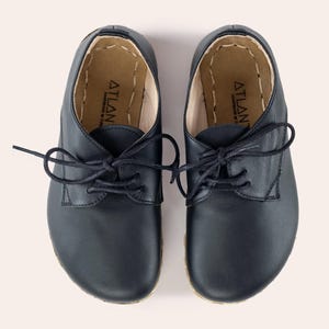 Buty dziecięce Barefoot, skórzane buty dla maluchów, czarne buty Oxford dla dzieci, uziemiające buty dla dzieci, uziemiające buty dla dzieci, ręcznie robione buty dla dzieci