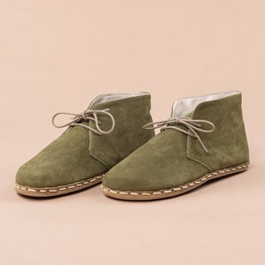 Sustainable Mens Oxford Barefoot Ankle Boots with Laces, Olive Wide Toe Box Flat Boots, Handmade Winter Boot, Leather Zero Drop Casual Boots
