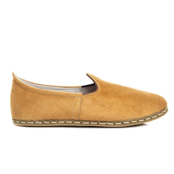 chaussure couleur moutarde homme