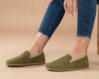 Sustainable Mens Barefoot Shoes, Green Nubuck Wide Toe Box Flats, Handmade Turkish Slip On Shoes, All Natural Minimalist Shoes