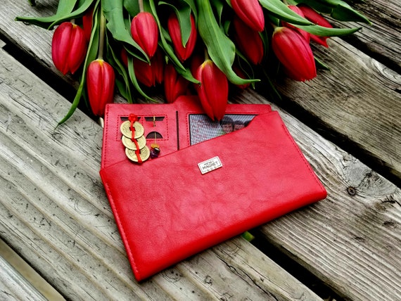 4 Elements Purse in Red. I use the 4 Elements Wallet personally. Since  using them i have never needed money. It's amazing tha… | Feng shui master, Feng  shui, Wallet