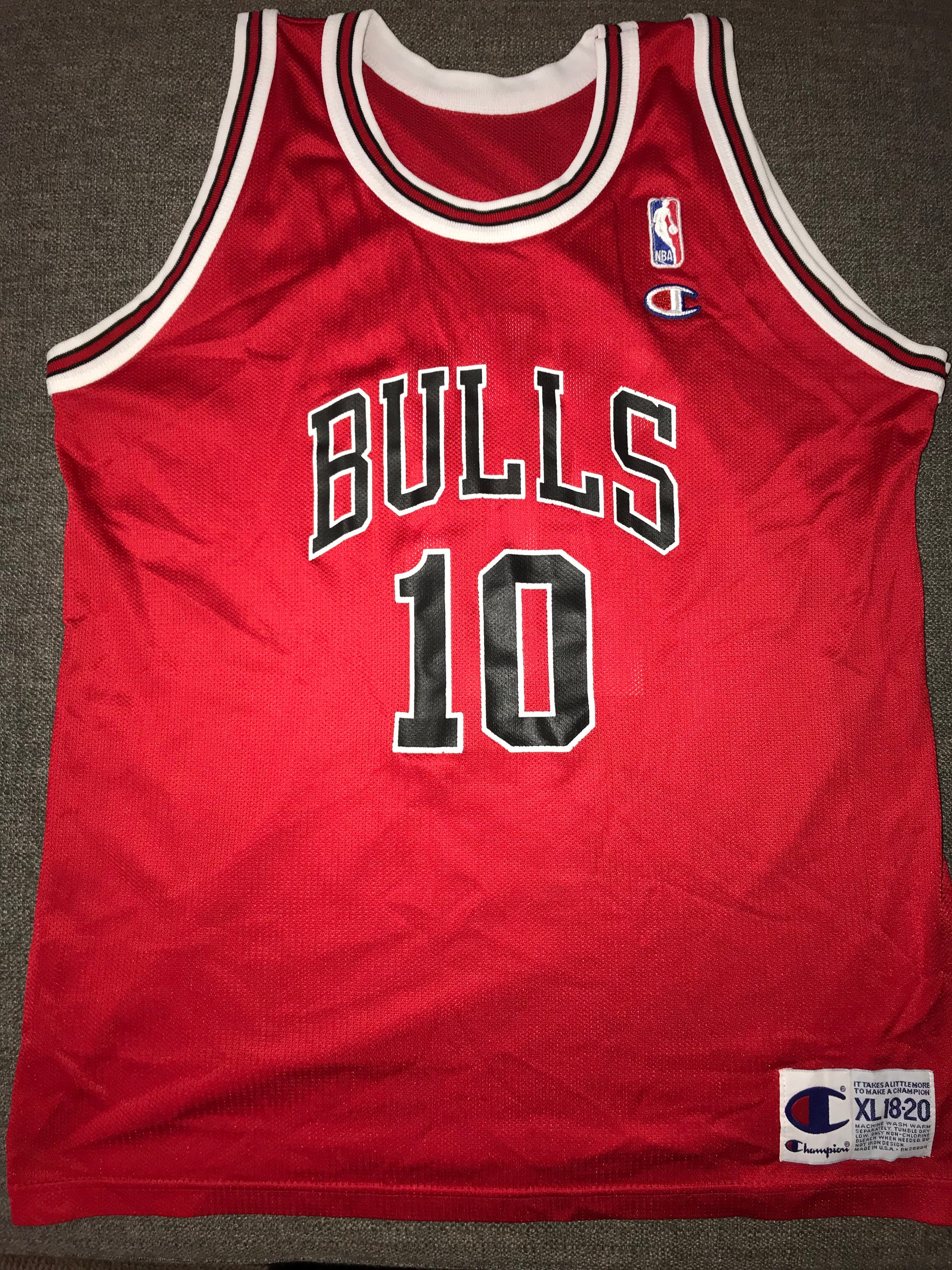 NEW Michael Jordan #23 Chicago Bulls Player Shirt T-Shirt Youth Large  (14-16)