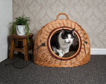 Wicker Pet Carrier Igloo