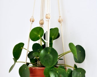 Macrame plant hanger / natural white / suspended planter / hanging flower pot / pot hanger / plant holder / wooden beads / Bruman Design