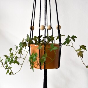 Adjustable macrame plant hanger / modern macrame / hanging flower pot / minimalistic / plant holder / wood / craft / bruman design image 2