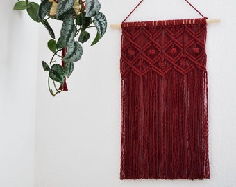 Dark red macrame wall hanging /wall decoration / tapestry / medium sized / handmade gift / fiber art / modern macrame / Bruman Design