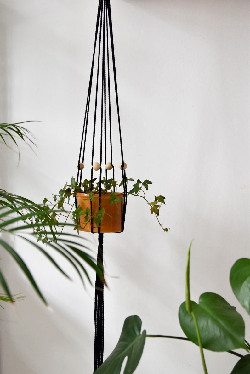 Adjustable macrame plant hanger / modern macrame / hanging flower pot / minimalistic / plant holder / wood / craft / bruman design image 4