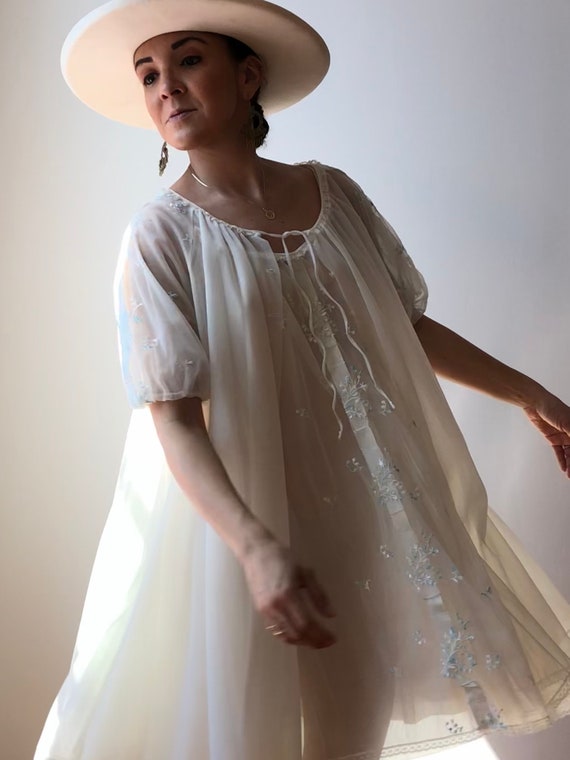 Vintage 50s Embroidered Nightgown w/Matching Robe
