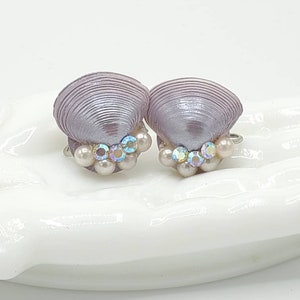 Hand Made Vintage Adorable Screw Back Shell Earrings by Carrib