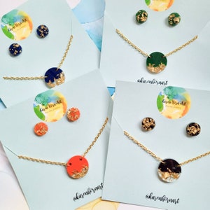 Handmade coloured resin and encased golden metallic leaf circle necklace and earrings stud gift set, black, green, orange or navy