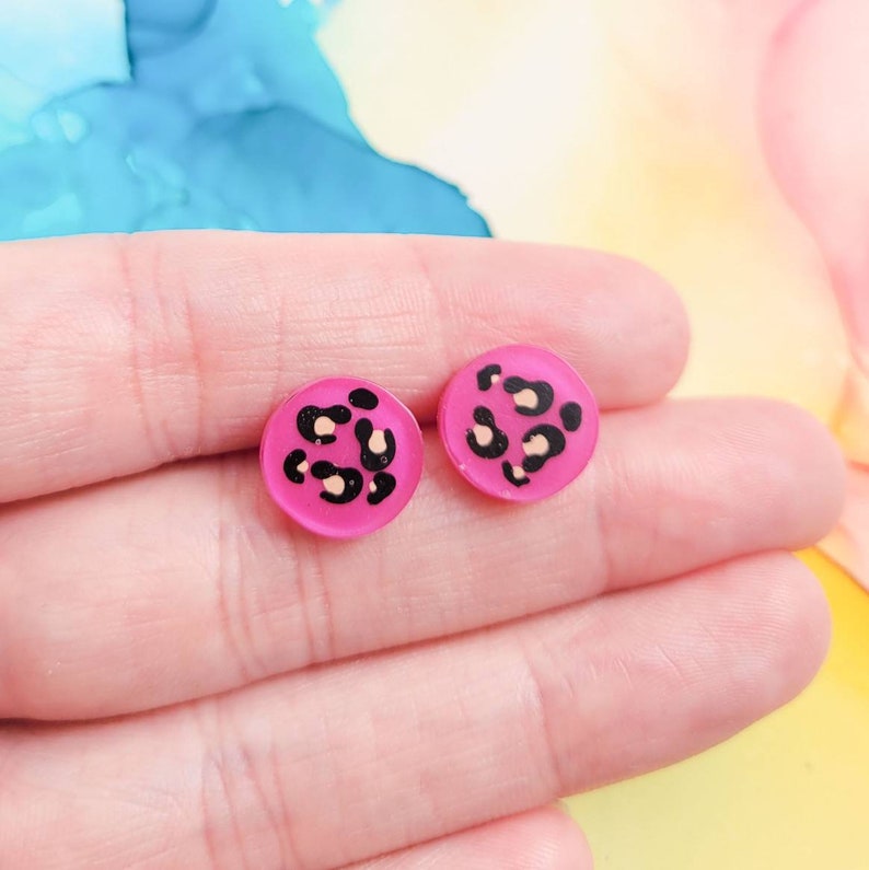 Handmade leopard print stud resin earrings, multicoloured, brown, emerald green or pink Pink