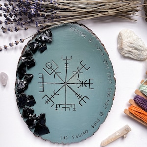 Vegvisir Compass Wood Board | Viking & Ásátru Gifts | Woodwork | Viking Runes | Yule Gift Ideas for Norse Tradition
