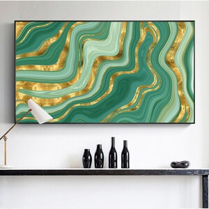Peut inclure: Impression d'art mural abstrait avec un motif de marbre vert et or. L'impression a un style moderne et contemporain.