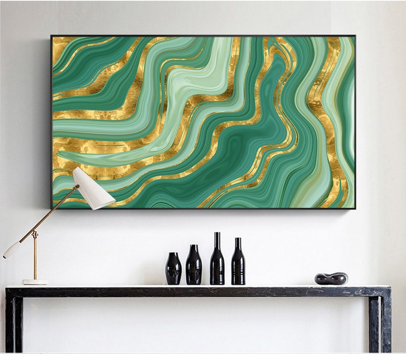 Peut inclure: Impression d'art mural abstrait avec un motif de marbre vert et or. L'impression a un style moderne et contemporain.