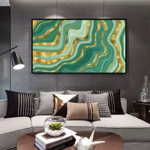 Peut inclure: Impression d'art mural abstrait avec un motif de marbre vert et or. L'impression a un style moderne et contemporain.