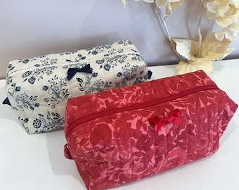 Makeup pouch PDF sewing pattern and tutorial/ Pattern and tutorial for sewing makeup pouch in PDF