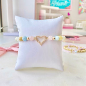 Gold Heart Bracelet, 14K Gold Filled Beaded Bracelet, Stacking Bracelet, Dainty Jewelry, Stretchy Bracelet, Women's Bracelet, Kids Bracelet Bild 1