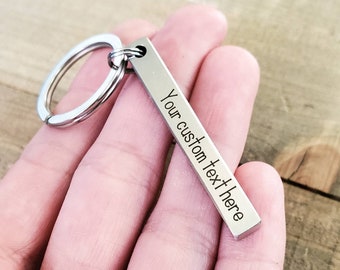 Personalisierter 4-seitiger Bar Schlüsselbund aus Edelstahl mit individueller Gravur