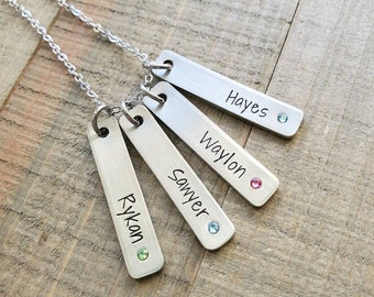 Personalisierte Geburtsstein Namenskette - Hand gestempelt Pewter Bar, Geschenk für Mama