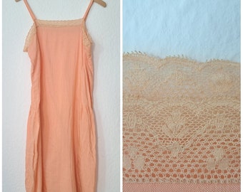 Unterkleid Vintage Stil 1920er Nachthemd Unterrock Slipdress Spitze Pfirsichfarben rosa orange gerader Schnitt Reformkleid L/XL knielang