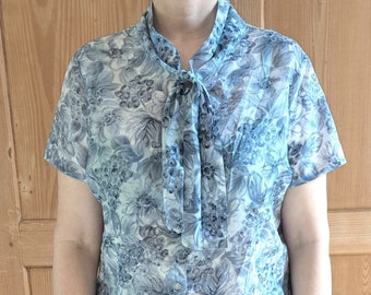 Vintage Bluse 42 XL Kurzarm 50er Pflanzen Blumen Muster Aquarell Grau blau Schleifenkragen Plus Größe Trevira