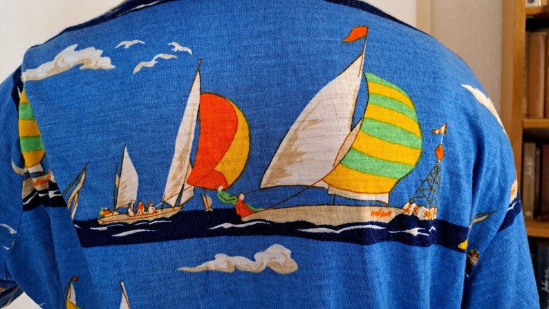 Chemise polo vintage années 70 80 voiliers homme bleu et coloré image 5