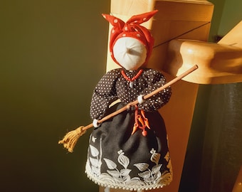 Baba Yaga Slavische heksenpop, handgemaakte traditionele Motanka, volkskunst OOAK-pop, bescherming talisman, Oost-Europa Home Decor cadeau