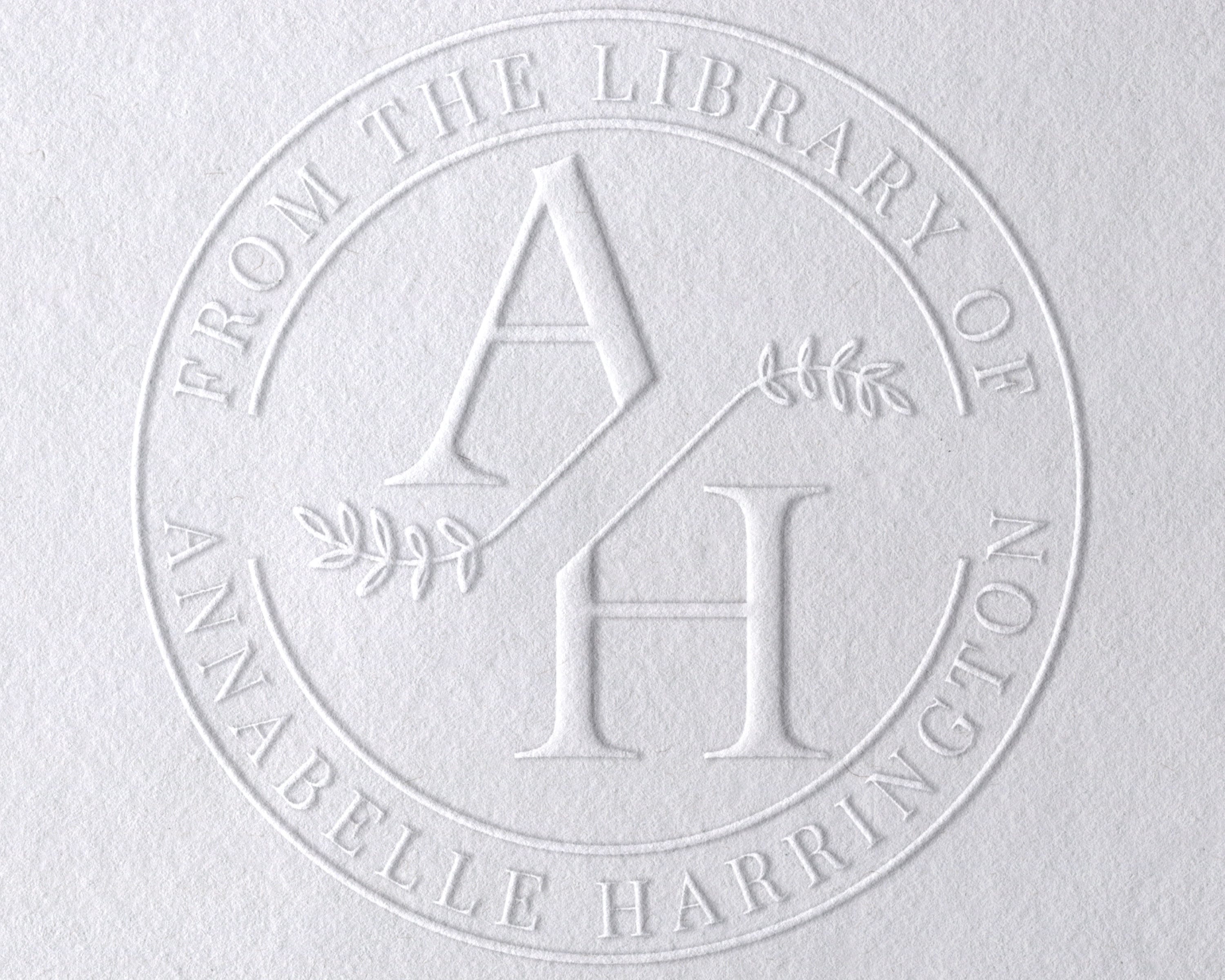 CRASPIRE Sello de sello en relieve con nombre de logotipo personalizado, 1  x 5/8 pulgadas, imagen oficial+texto personalizado monograma libro, sello