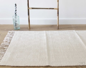 Tapis de bain bohème crème en laine et coton tissé à la main, avec franges