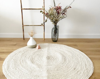 Round Braided Jute Rug: Warm White Eco-Friendly Rug