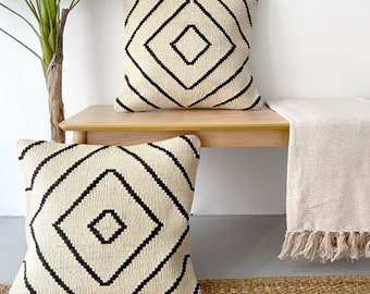 Chobi Pakistani Kilim Cushion Cover - Geometric Ivory Wool Design - Ethically Crafted Textile (pack of 2)