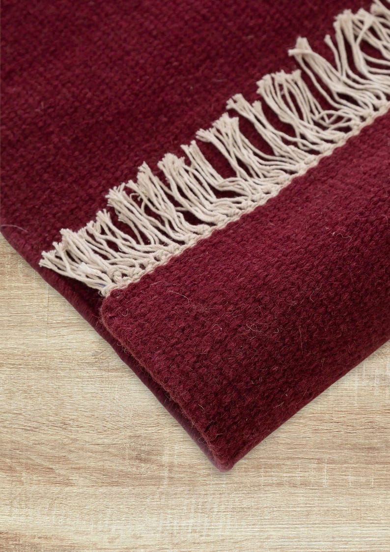 Rood wollen vloerkleed met franjes, handgeweven effen platgeweven vloerkleed voor de woonkamer, bordeauxrood Scandinavisch vloerkleed afbeelding 1