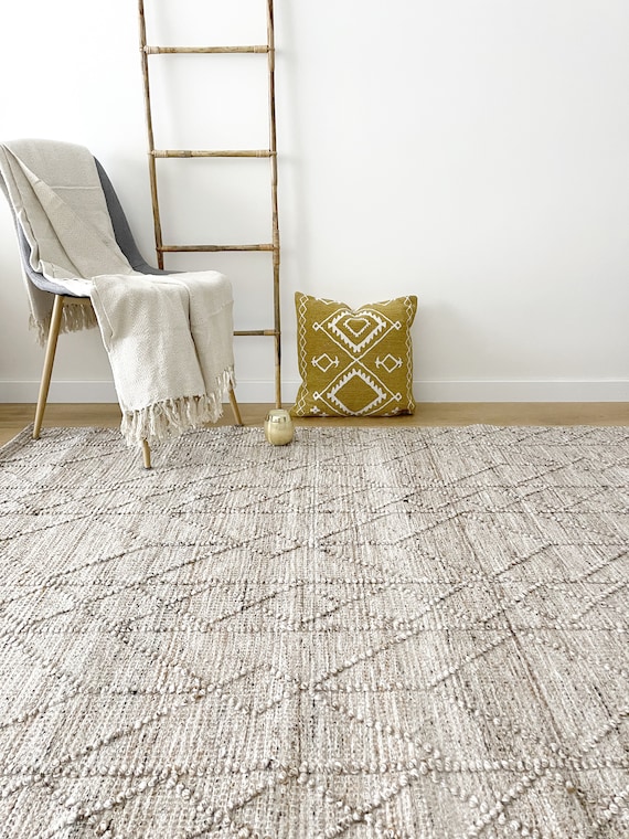 Beige & Brown Recycled Plastic Rug: Handwoven PET Indoor Outdoor Rug, Natural Textured Flatweave (140x200cm)