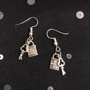 Silver Padlock & Key earrings, Vintage Style Dangly Charm Earrings, Padlock and Key Jewelry