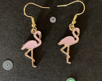 Pink Flamingo Earrings. Vintage Style Dangly charm Earrings.