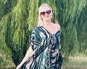 Caftano Goddess Rising 100% viscosa 9 stampe, taglia unica.