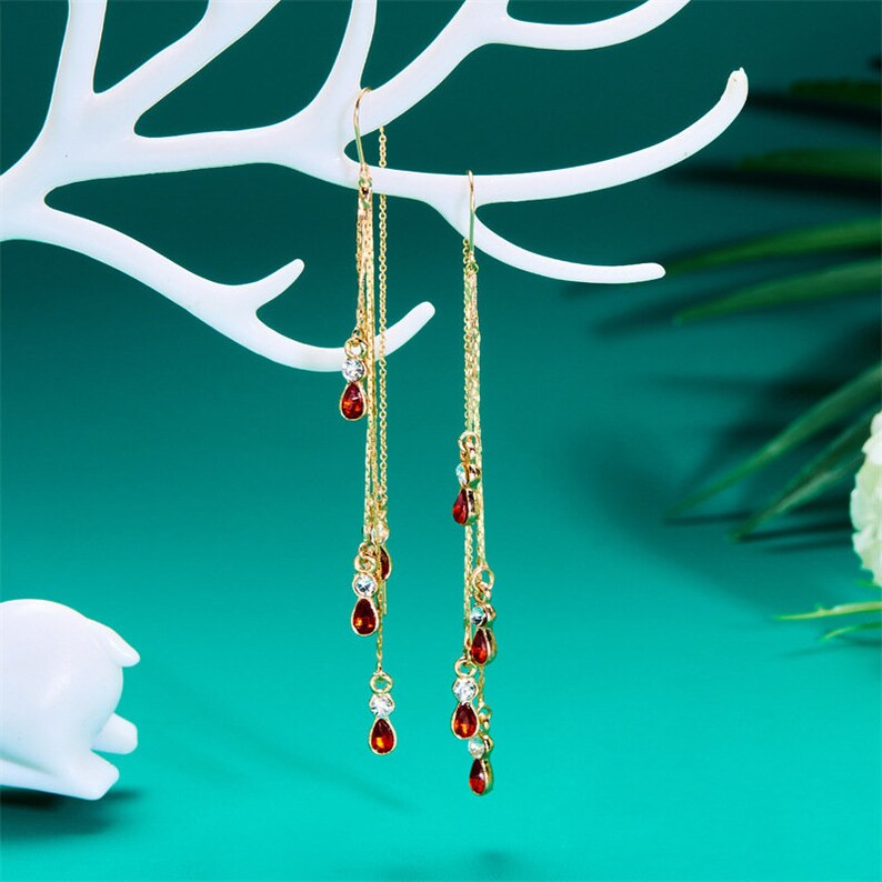 Novelty Design Shiny Rhinestone Flowers Dangle Earrings main image 0