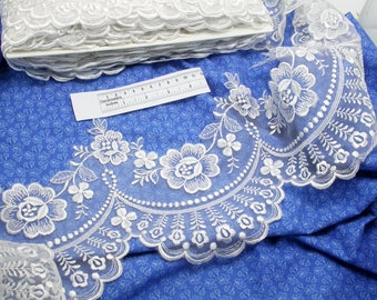 Deep Off White Lace Edging X1 Card