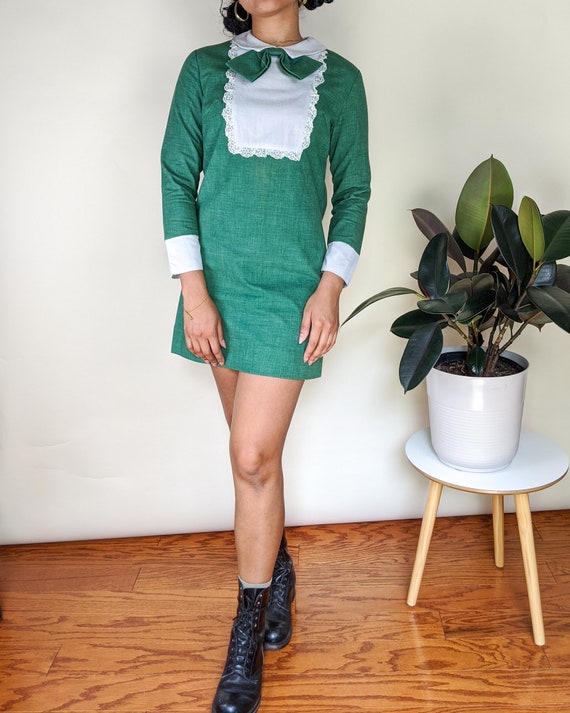 Vintage 60s Peter Pan Collar Bow Shift Dress