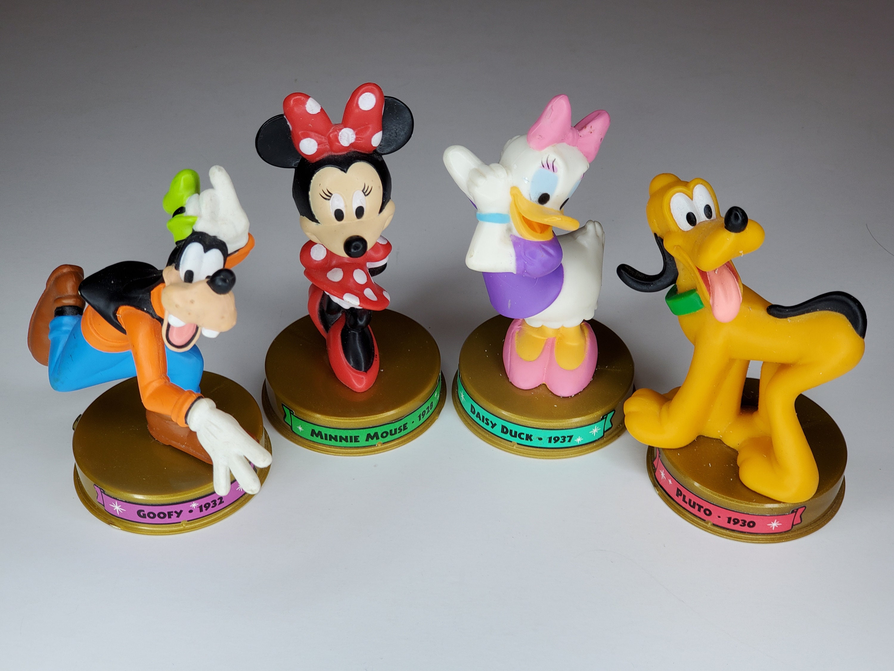 Figuras de acción de Disney, juguetes de Mickey Mouse, Minnie, Pato Donald,  Daisy, Pluto, Goofy, modelo de muñeca de regalo, decoraciones de pastel de  coche, 6 piezas por juego - AliExpress