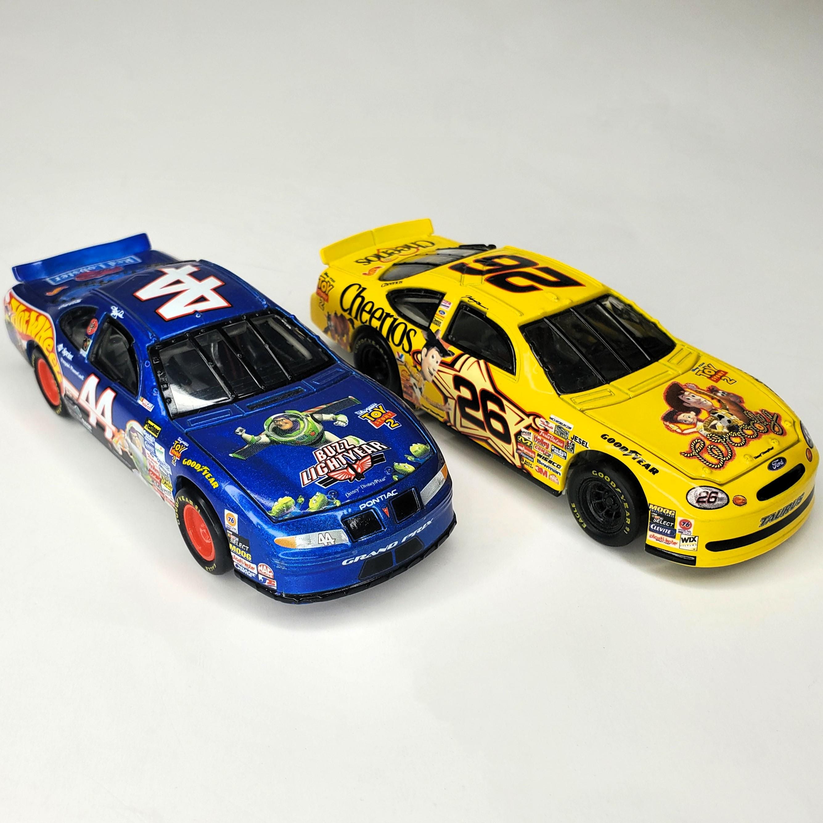 HOTWHEEL 1:24 Toy Story 2 NASCAR トイストーリー Hot Wheels Diecast Cars Crew's Choice Toy Story 2 Disney Pixar 1