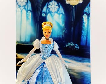 Postal con lámina artística de Cenicienta y Barbie, tamaño Disney 5x7, reverso en blanco, castillo, salón de baile, vestido de princesa